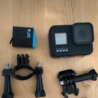 Gopro hero 8 + 2 batt + caricatore multiplo