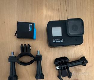 Gopro hero 8 + 2 batt + caricatore multiplo