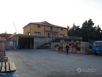 Capannone uso Commerciale con uffici e Showroom