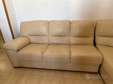 Divano in pelle colore beige