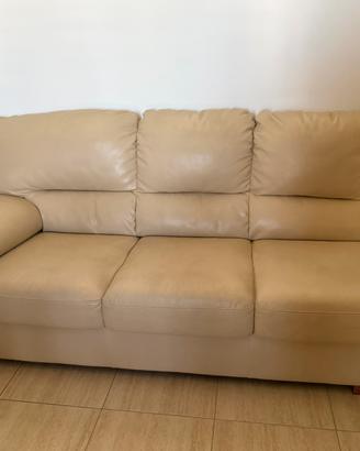 Divano in pelle colore beige