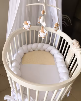 Culla ovale  completa di tutti gli accessori