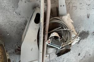 Staffe per caricatore frontale trattore