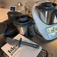 Bimby TM6 Vorwerk con 2 boccali + accessori