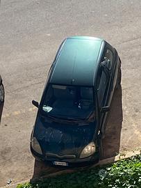 TOYOTA Yaris - 1999