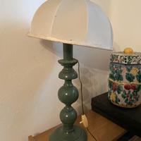 Lampada in legno verde