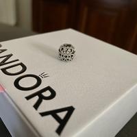 Charm Pandora openwork fiore