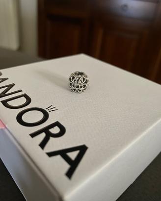Charm Pandora openwork fiore