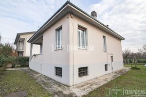 SPLENDIDA SOLUZIONE INDIPENDENTE CON GIARDINO