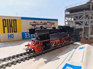 Piko H0 5/6301 BR 66 002 Locomotiva con stazione