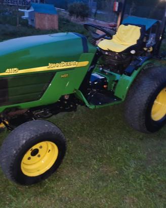 trattore John Deere 4115
