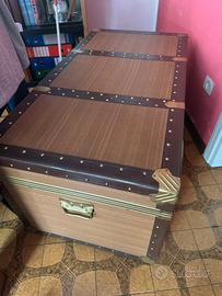 Baule portaoggetti con cuscino fatto a mano