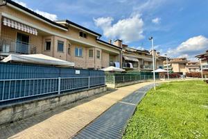 Appartamento di 144 m² con più di 5 locali e box a