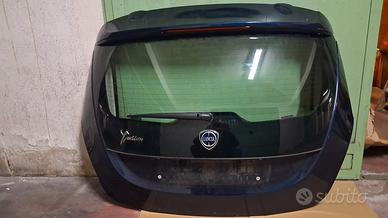 portellone posteriore lancia y anno 2018