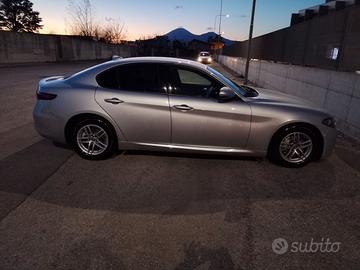Alfa Romeo Giulia 2.2 150cv