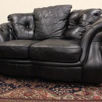 Divano originale inglese Chesterfield pelle nera