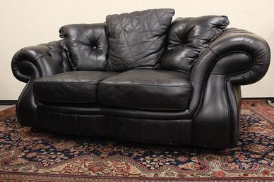 Divano originale inglese Chesterfield pelle nera