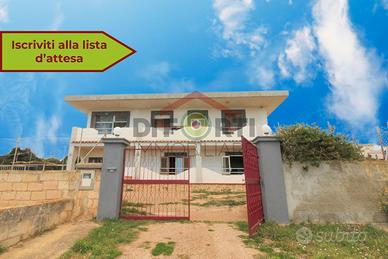 Villa Singola Cin Terreno e Vista sul Mare