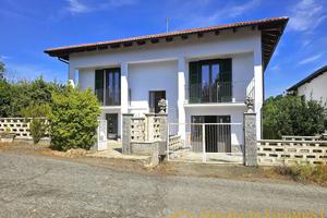 Villa di 260 m² con più di 5 locali e box auto dop
