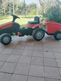 trattore a pedali per bambini con rimorchio