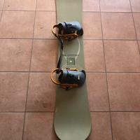 Snowboard Burton con attacchi e scarponi