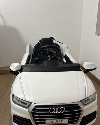 macchina elettrica audi Q5 per bambini