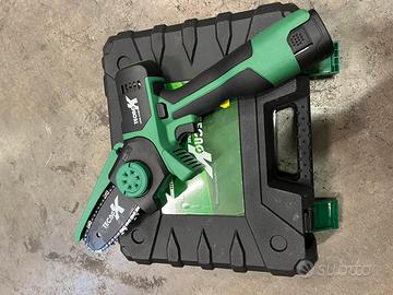 Motosega potatore a batteria