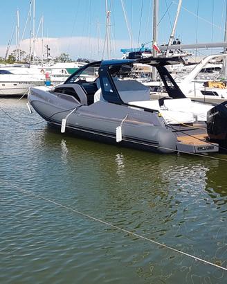 ZAR Imagine 130 con 2 x 600 Hp Mercury