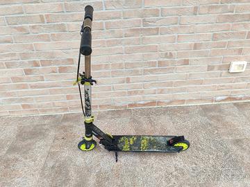 Monopattino Oxelo Mid – Regolabile e Pieghevole