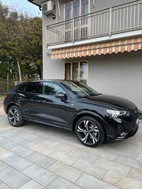 Audi Q3 Sportback 40 TDI  quattro Identity Black