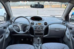 TOYOTA YARIS DA VETRINA FULL 130000 CHILOMETRI 