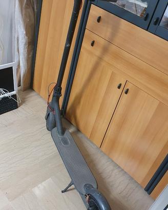 Monopattino elettrico Xiaomi MI M365