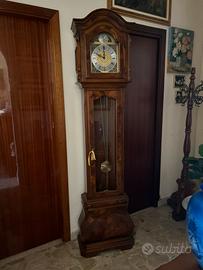 orologio a pendolo da parete