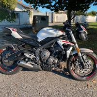 Street triple s