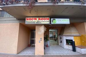 NEGOZIO A REGGELLO