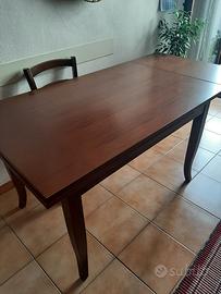 Tavolo in legno massello 