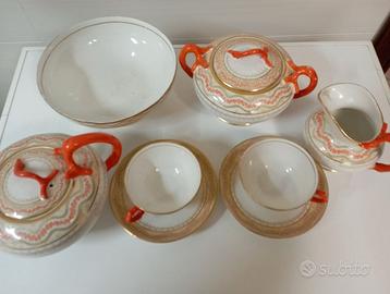 Servizio da tè"Coral"dei fratelli Kornilov.