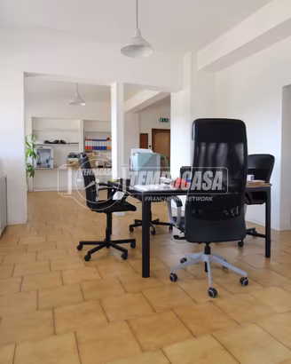 Ufficio a Reggio nell'Emilia 6 locali