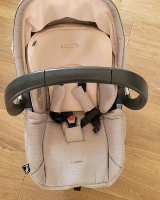 ovetto peg perego mon amore con base isofix