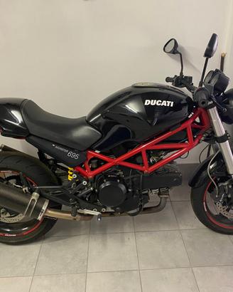 Ducati Monster 695