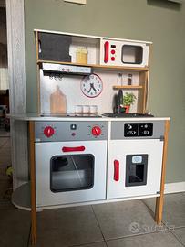 Cucina in legno con accessori + kit spesa omaggio