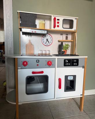 Cucina in legno con accessori + kit spesa omaggio