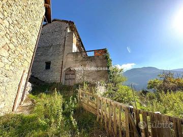 LOC. SENTER: porzione di casa con ampia terrazza!