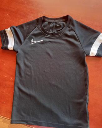 maglietta Nike nera dri fit xs 122-128 cm