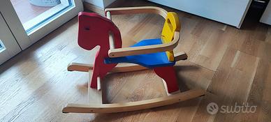 🐴 Cavalluccio a dondolo in legno per bambini