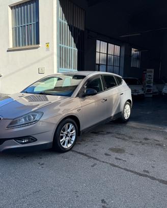 Lancia Delta 1.4 T-Jet 120 CV Platino Ecochic GPL