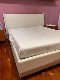 Letto matrimoniale con contenitore