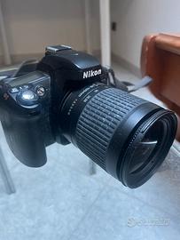 Nikon F75, con obiettivo Nikon AF Nikkor