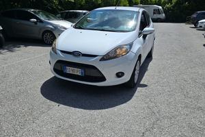 Ford Fiesta 1.4 TDCi 70CV 3 porte Titanium
