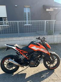 KTM Duke 125